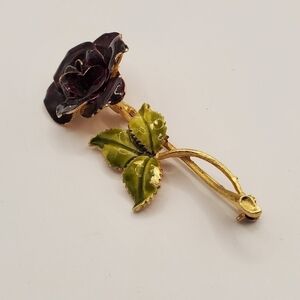 VINTAGE WEISS PURPLE BLOOMING ROSE BROOCH PIN STEM LEAVES GOLD FLOWER JEWELRY
